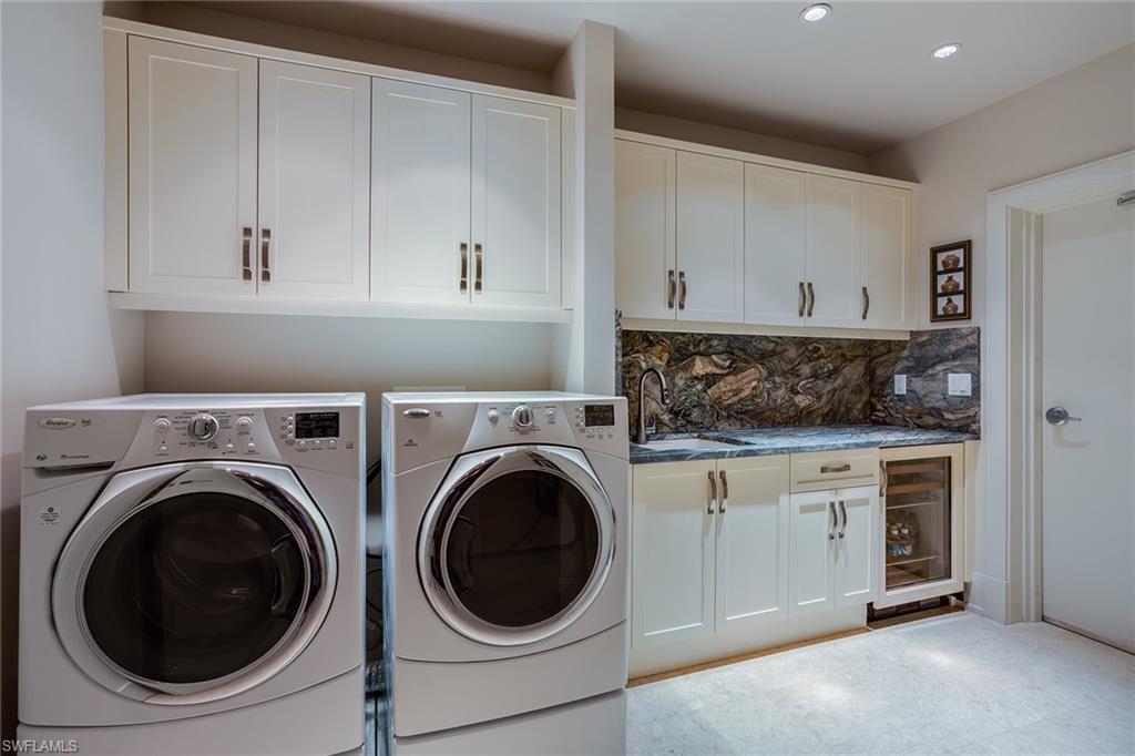 ROOFTOPS ON FOURTH - Residential