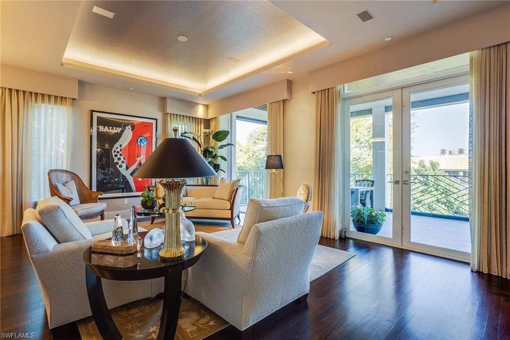 ROOFTOPS ON FOURTH - Residential