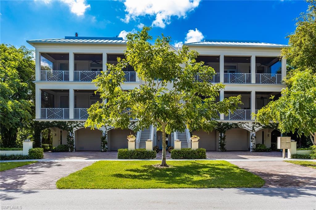 ROOFTOPS ON FOURTH - Residential