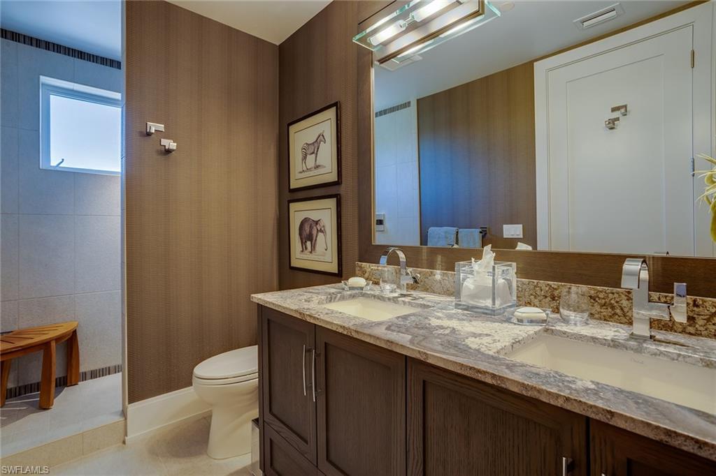 ROOFTOPS ON FOURTH - Residential