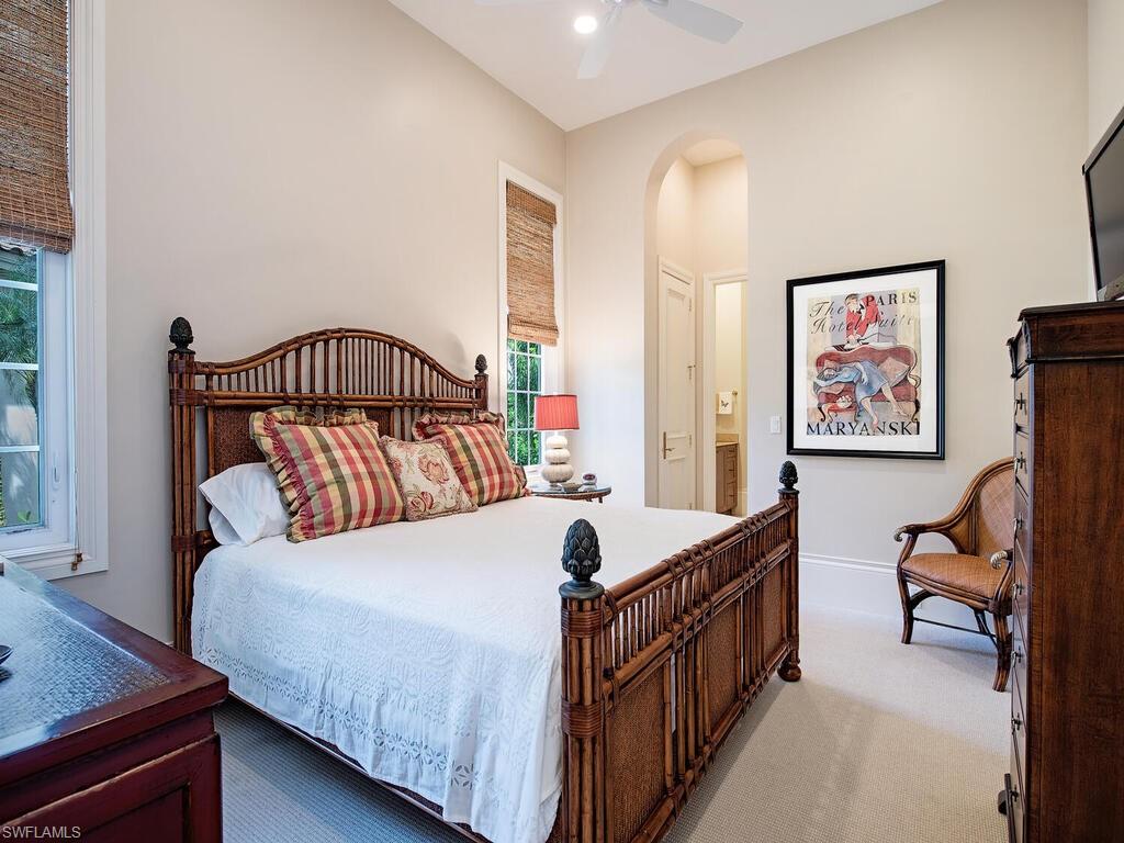 ISLA VISTA - Residential