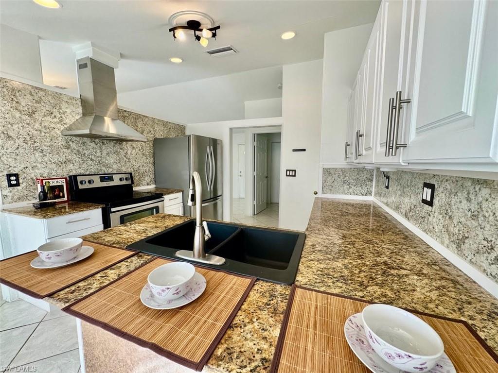 CAPE CORAL - Residential Lease