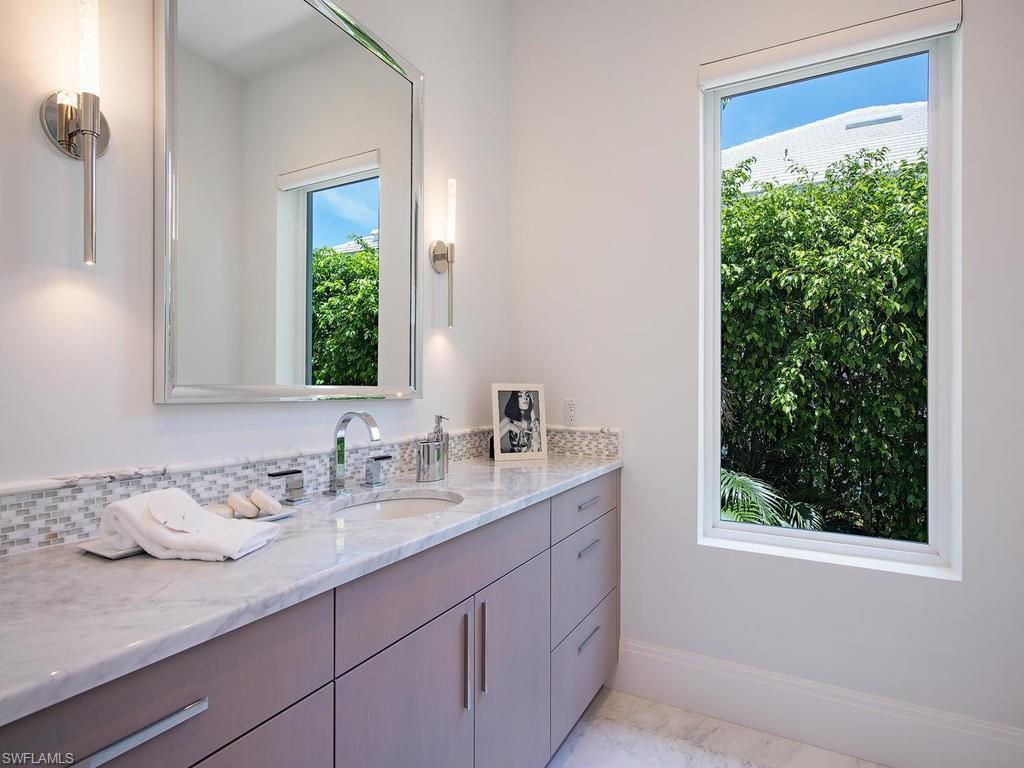 AQUALANE SHORES - Residential