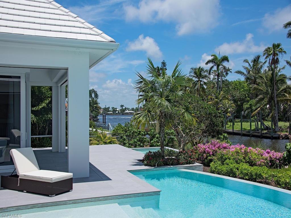 AQUALANE SHORES - Residential