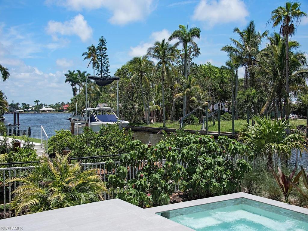 AQUALANE SHORES - Residential