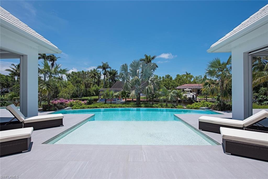 AQUALANE SHORES - Residential