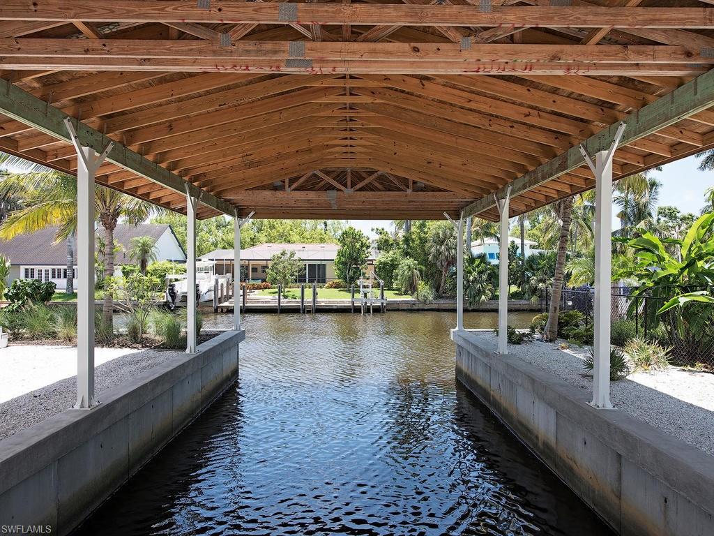 AQUALANE SHORES - Residential