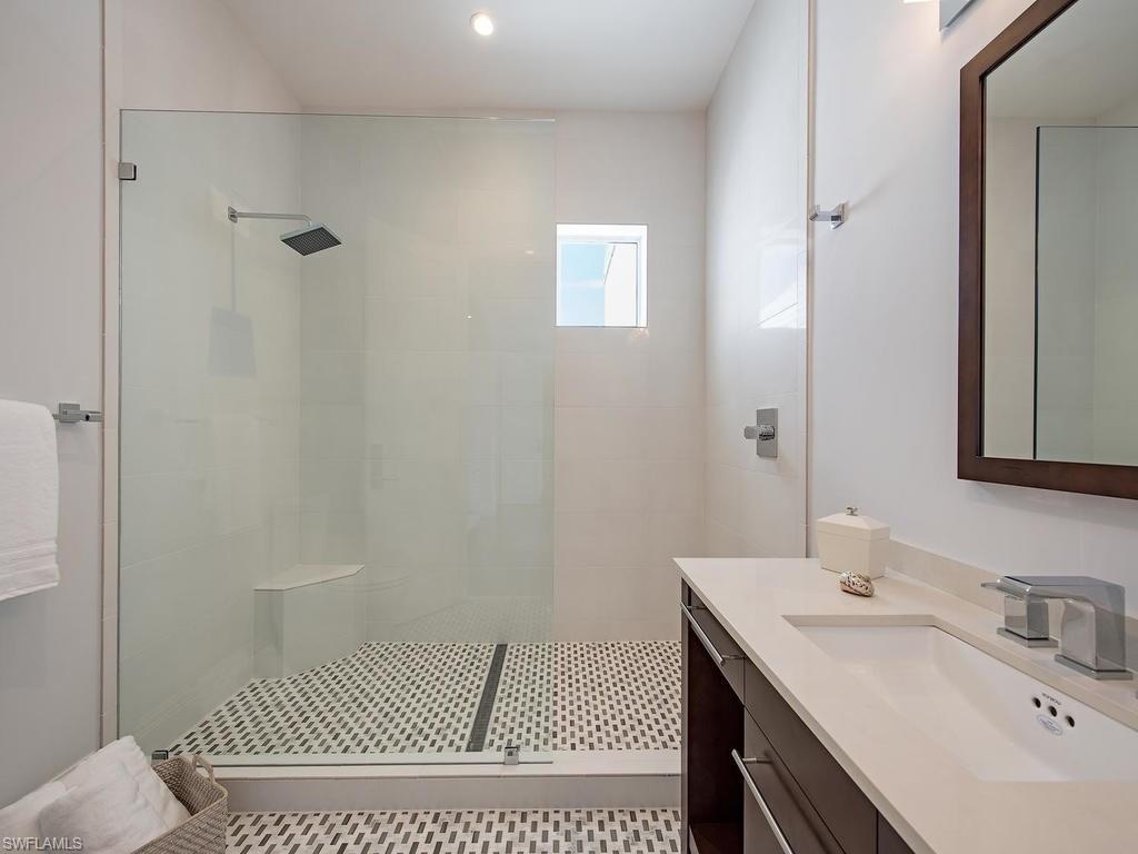 AQUALANE SHORES - Residential