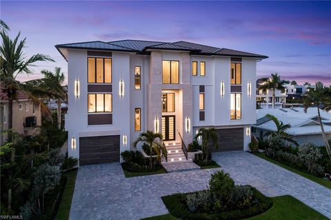 223 Bayview AVE NAPLES FL 34108