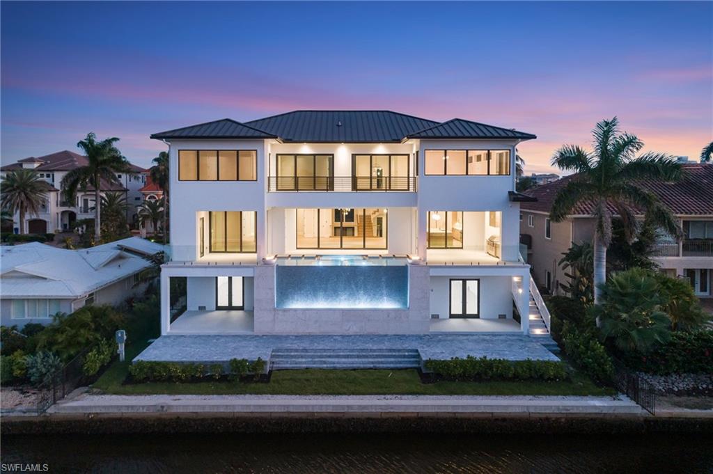 223 Bayview AVE