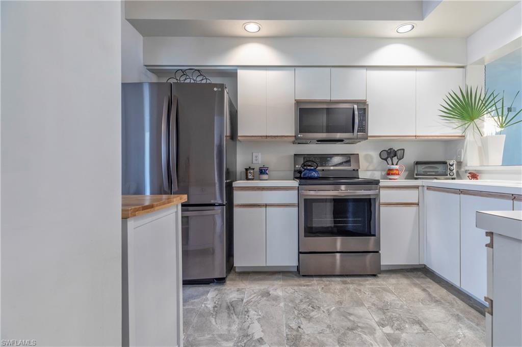 SAWGRASS POINT - Residential