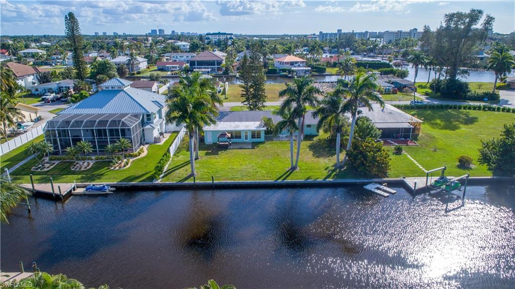 IMPERIAL SHORES - Land