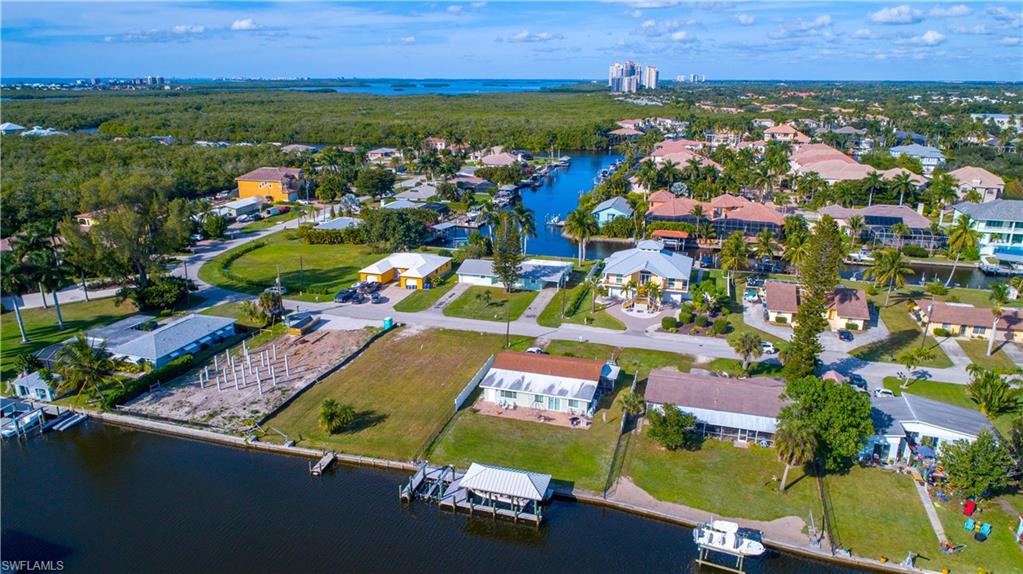 IMPERIAL SHORES - Land