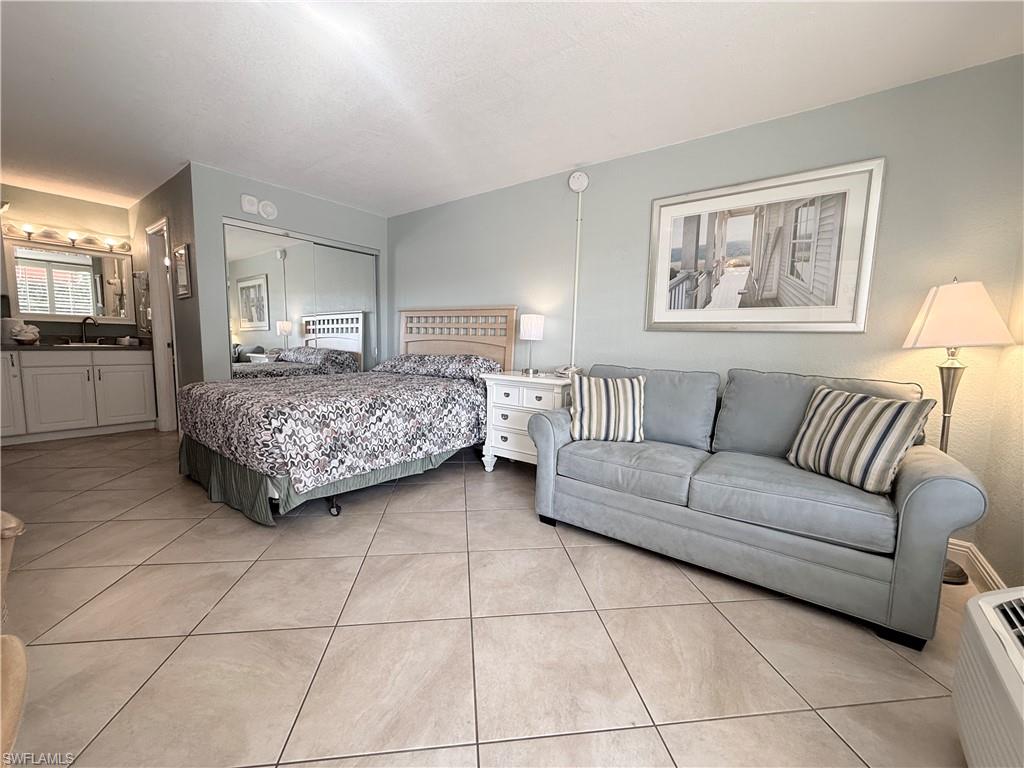 GULFCOAST INN OF NAPLES - Residential