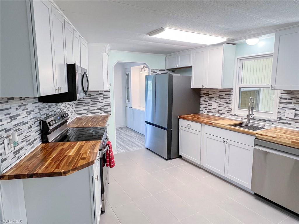 BAYSIDE ESTATES - Residential