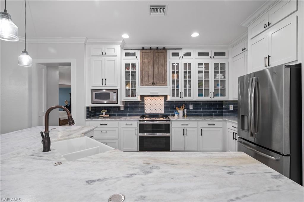 LAKE PEMBROKE - Residential