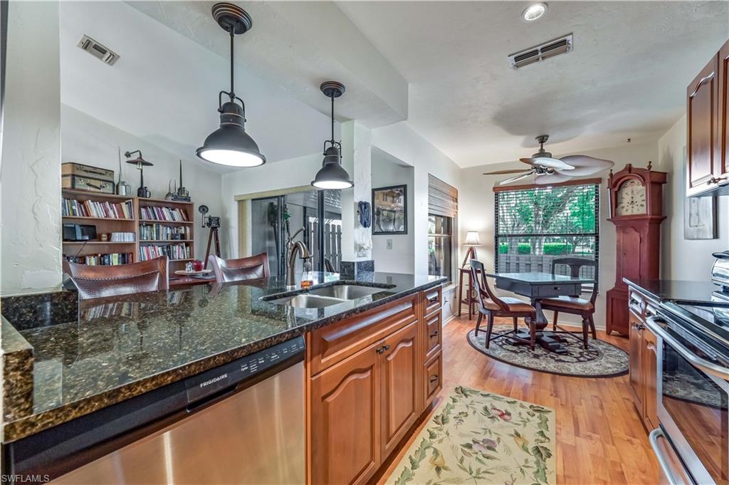 COMPASS POINTE - Residential