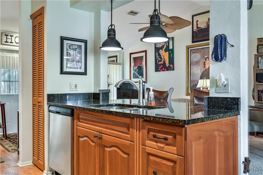 COMPASS POINTE - Residential