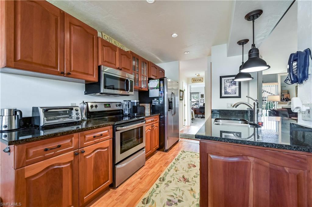 COMPASS POINTE - Residential