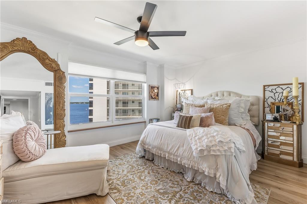 FIRST HARBOUR TOWER CONDO - Residential