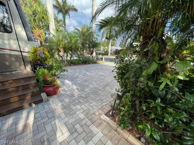 RIVERBEND MOTORCOACH RESORT - Land