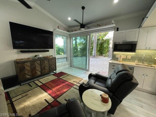 RIVERBEND MOTORCOACH RESORT - Land