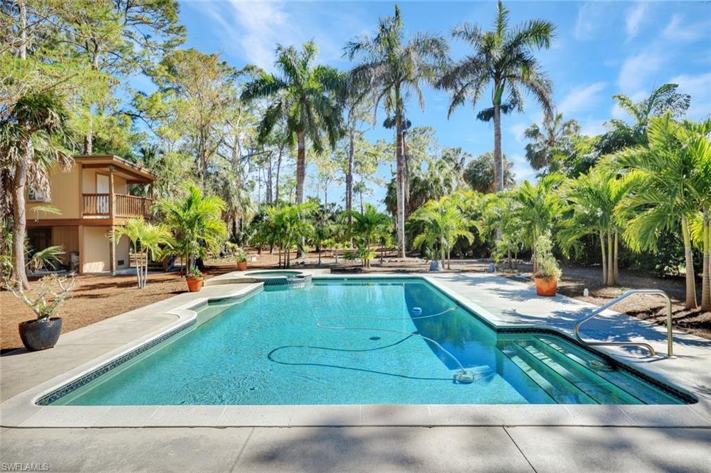 OAKES ESTATES - Residential