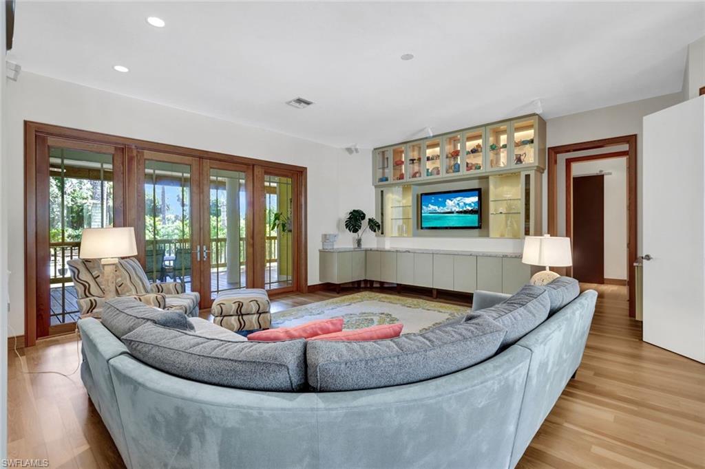 OAKES ESTATES - Residential