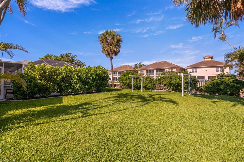 YACHT CLUB - Residential