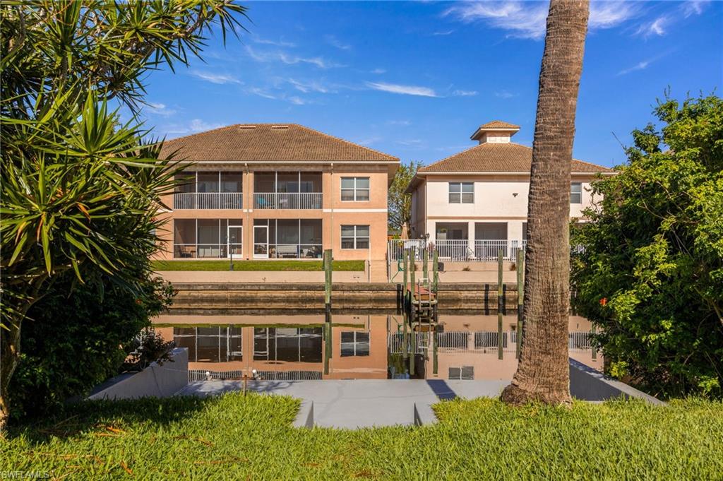 YACHT CLUB - Residential