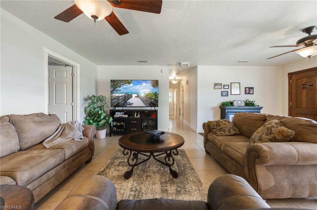 YACHT CLUB - Residential