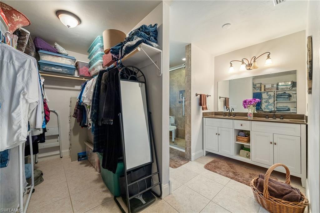 YACHT CLUB - Residential