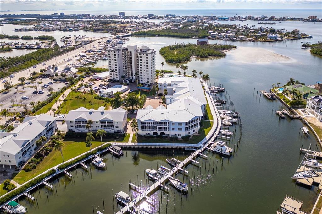 BOARDWALK CAPER - Residential