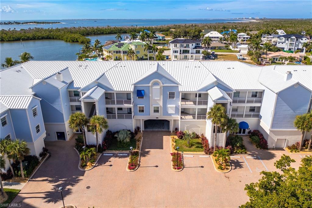 BOARDWALK CAPER - Residential