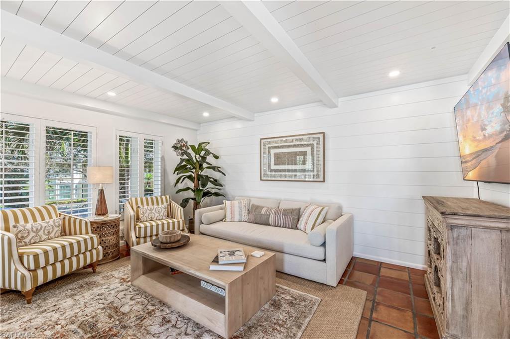 BEACH BREEZE - Residential Lease