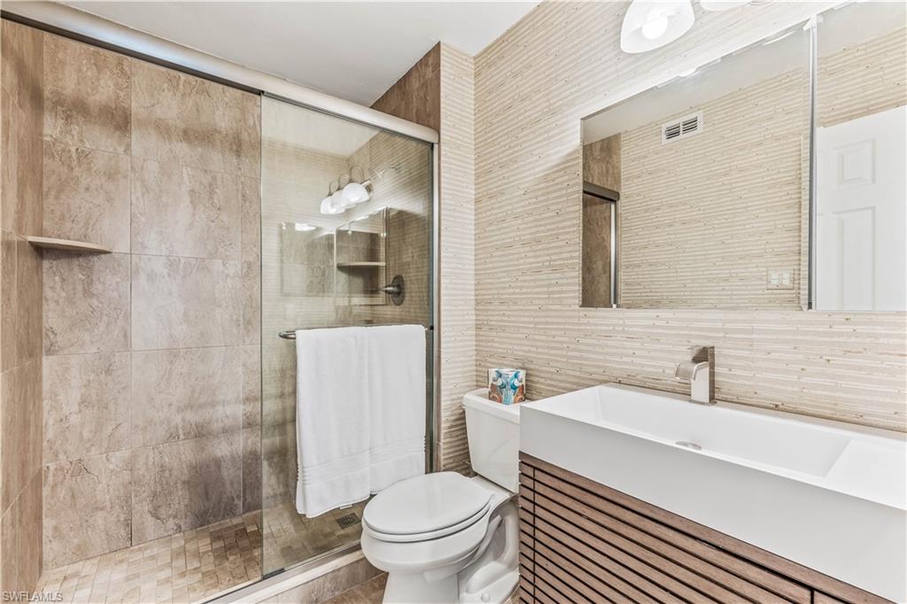 BEACH BREEZE - Residential Lease