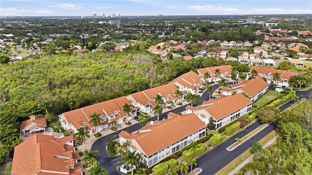 CARRIAGE HOMES AT WOODS EDGE - Residential