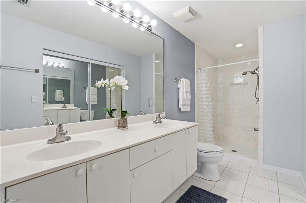 CARRIAGE HOMES AT WOODS EDGE - Residential