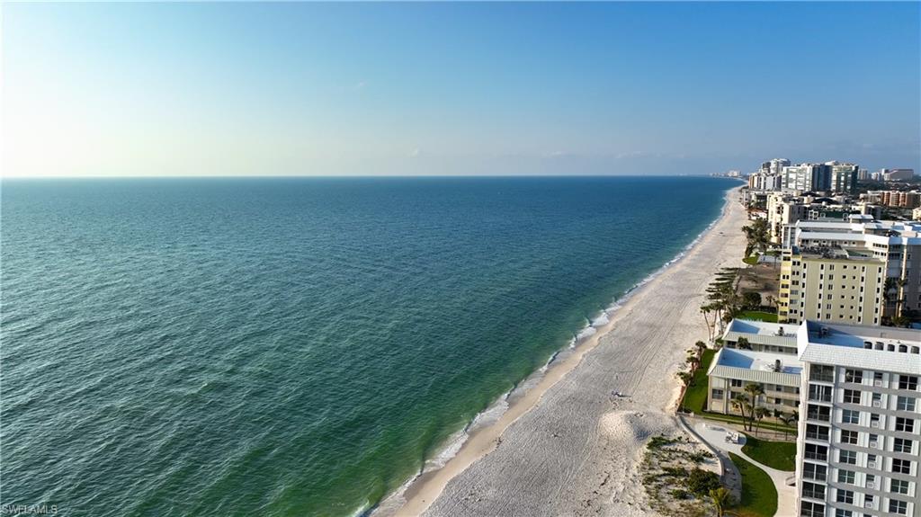 CARRIAGE HOMES AT WOODS EDGE - Residential