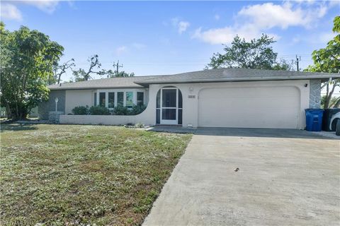 2300 Jasper AVE FORT MYERS FL 33907