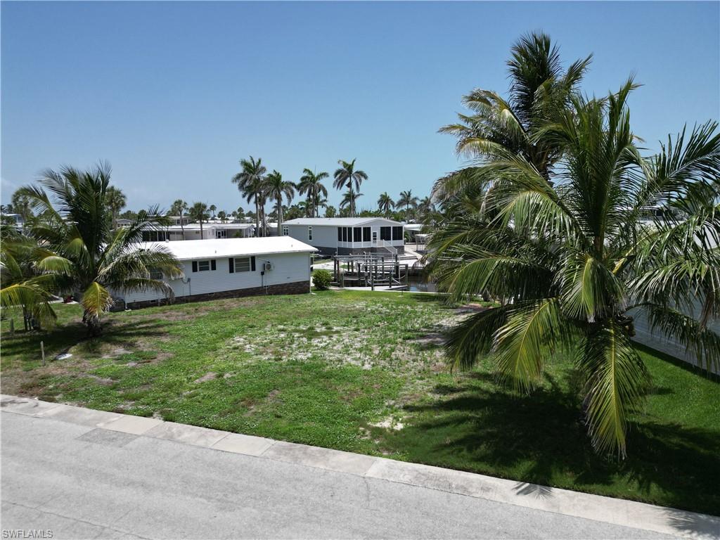 BAYSIDE ESTATES - Land