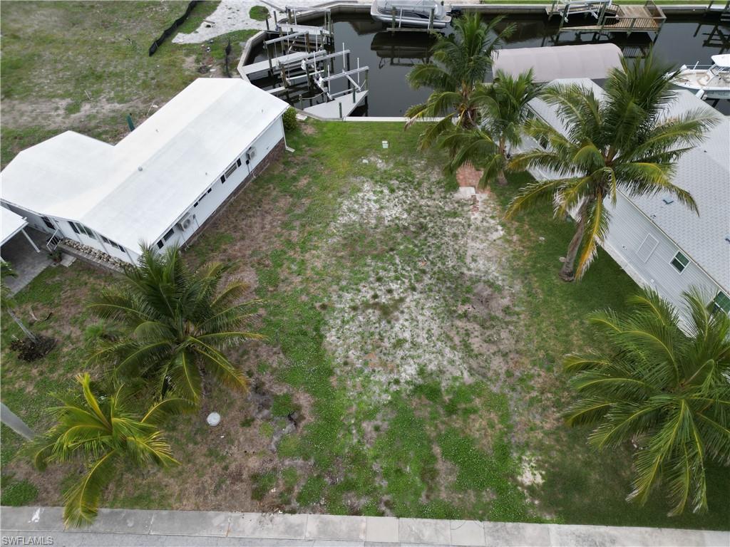 BAYSIDE ESTATES - Land