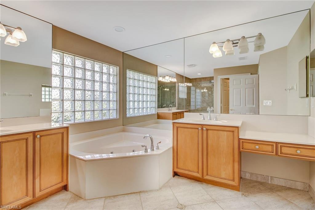 SATURNIA LAKES - Residential