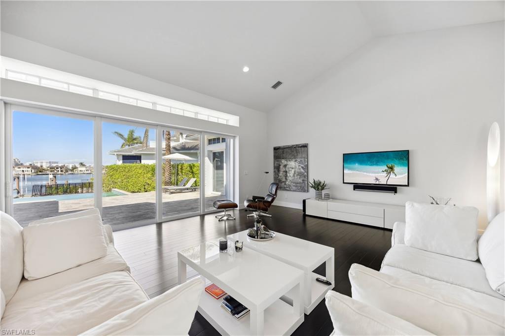 PARK SHORE - Residential