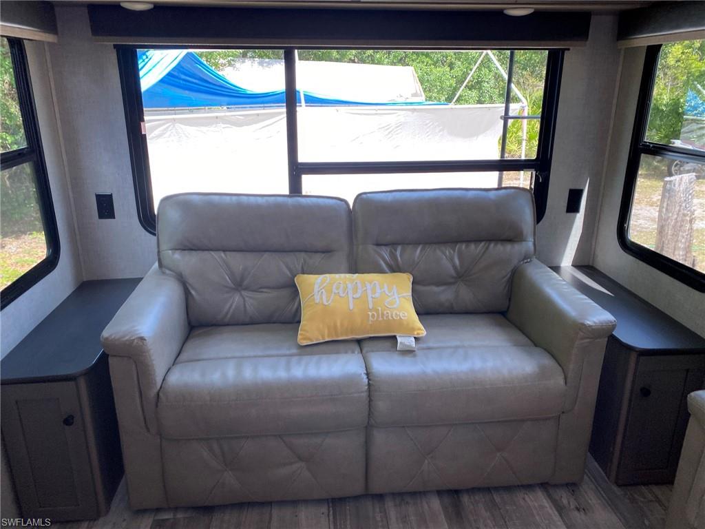 LABELLE - Residential Lease