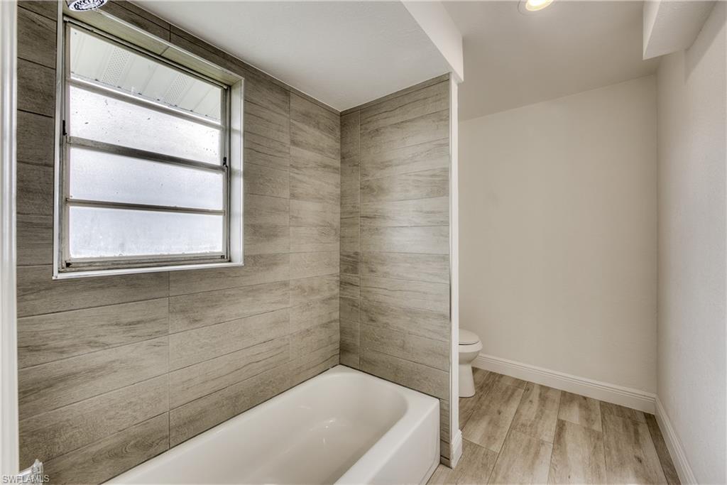 SANDY HOLLOW - Residential