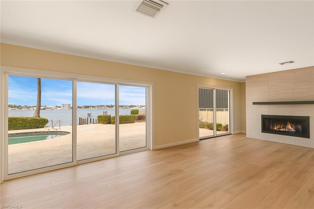 ROYAL HARBOR - Residential