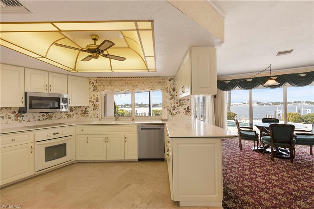 ROYAL HARBOR - Residential