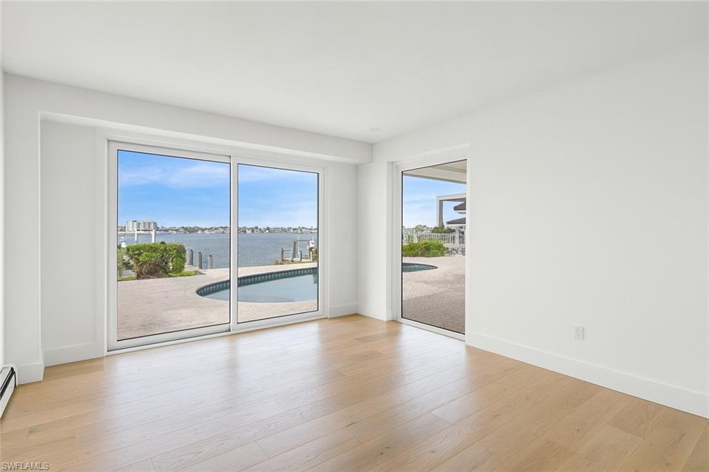 ROYAL HARBOR - Residential