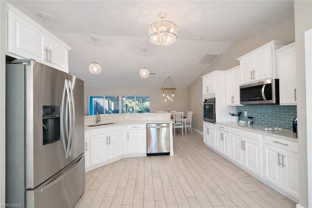 CHARLOTTE SHORES - Residential